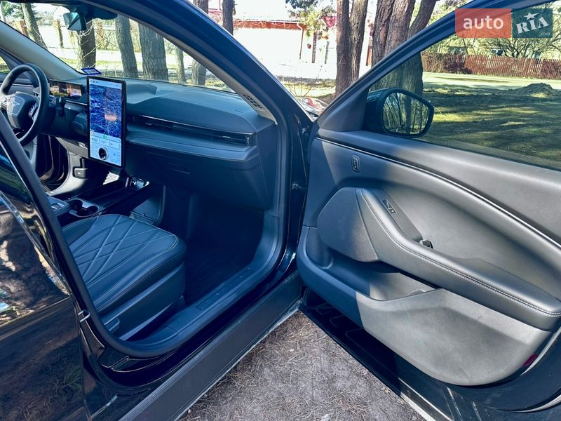 Позашляховик / Кросовер Ford Mustang Mach-E 2024 в Києві