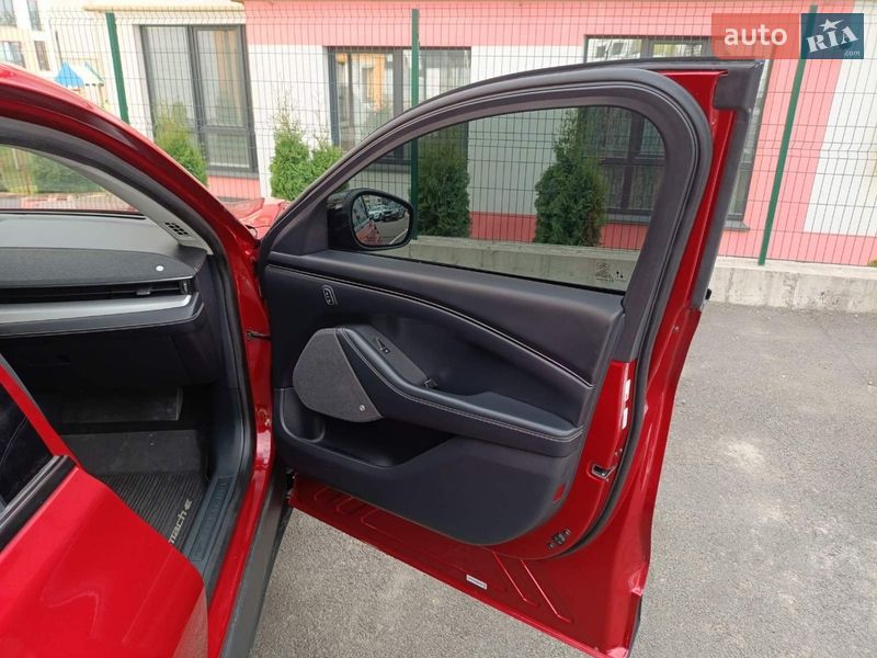 Позашляховик / Кросовер Ford Mustang Mach-E 2022 в Рівному фото 10 Позашляховик / Кросовер Ford Mustang Mach-E 2022 в Рівному