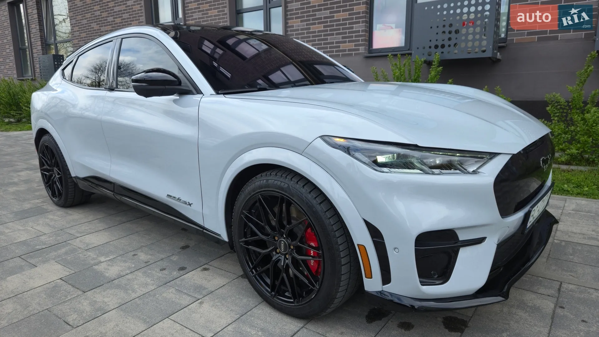2021 Ford Mustang Mach-E - мініатюра 2