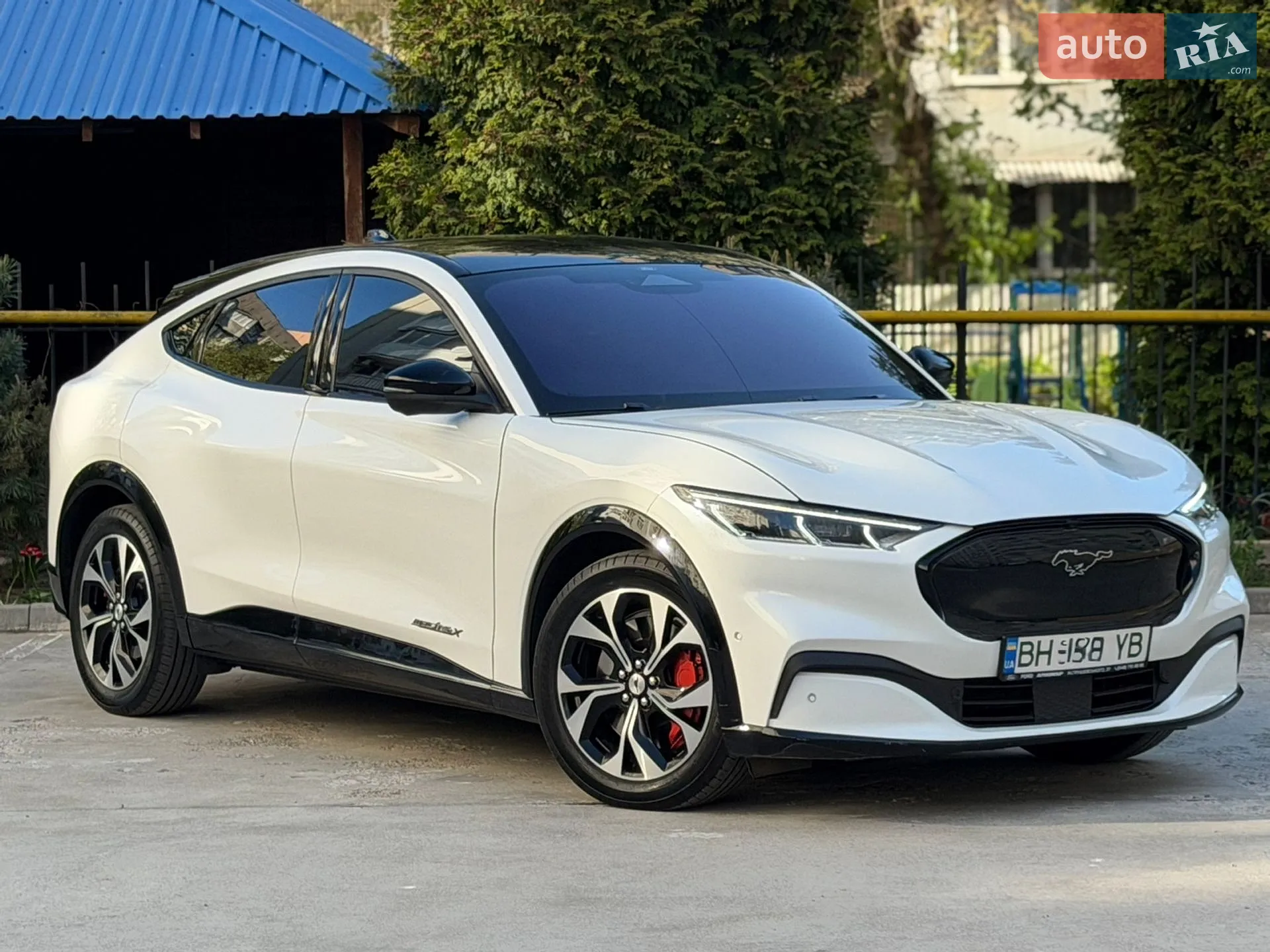 2020 Ford Mustang Mach-E - мініатюра 3