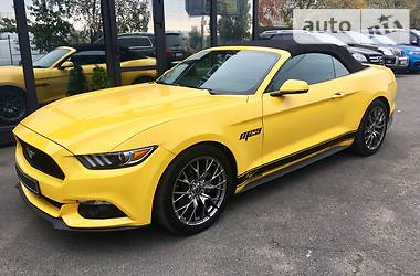 Кабриолет Ford Mustang 2015 в Киеве