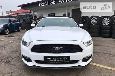 Кабриолет Ford Mustang 2016 в Киеве