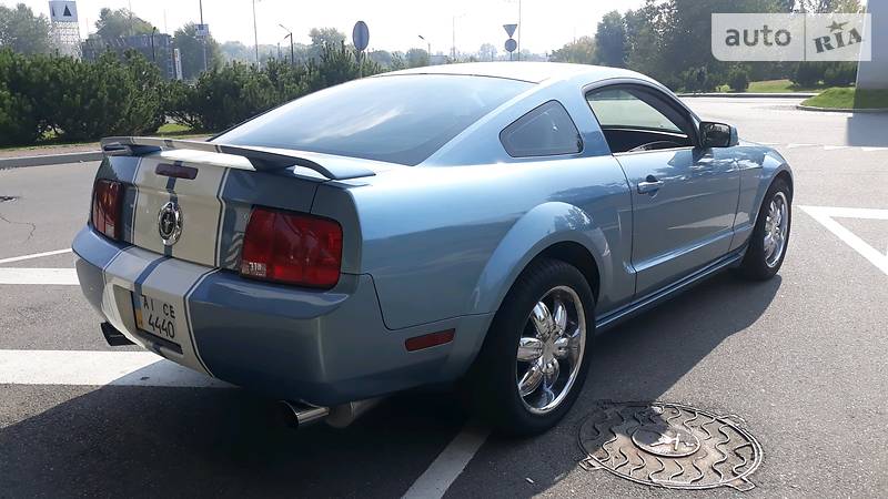 Купе Ford Mustang 2005 в Киеве