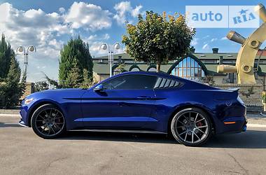 Купе Ford Mustang 2015 в 