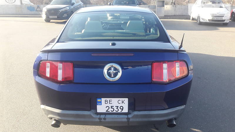 Купе Ford Mustang 2011 в Києві