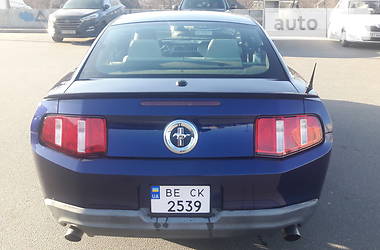 Купе Ford Mustang 2011 в 