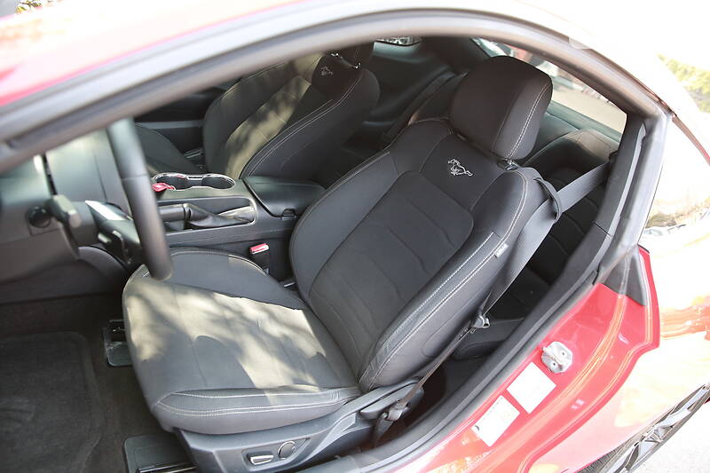 Купе Ford Mustang 2016 в Києві фото 21 Купе Ford Mustang 2016 в Києві