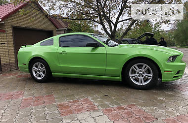 Купе Ford Mustang 2014 в 