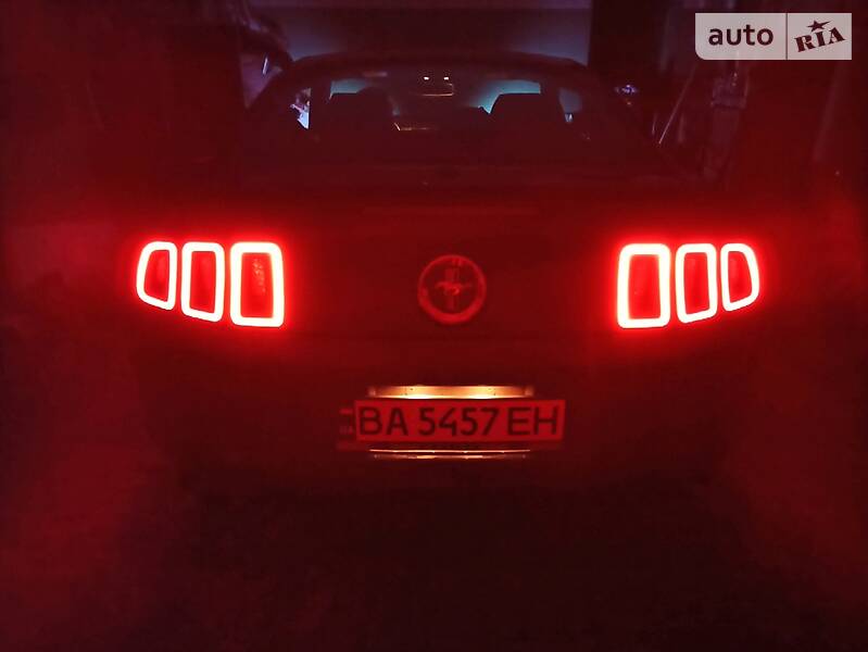 Купе Ford Mustang 2012 в Кропивницком