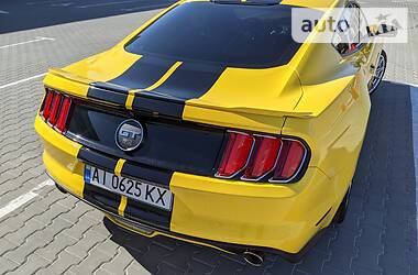 Купе Ford Mustang 2015 в Києві