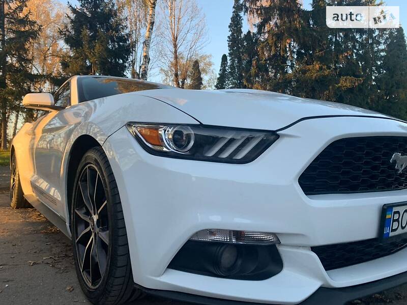 Купе Ford Mustang 2016 в Львове