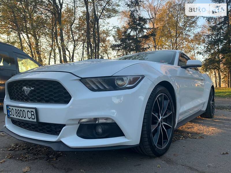 Купе Ford Mustang 2016 в Львове