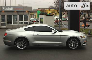 Купе Ford Mustang 2016 в Киеве