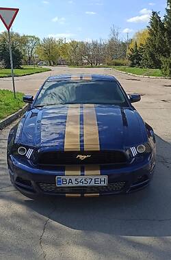 Купе Ford Mustang 2012 в Кропивницком