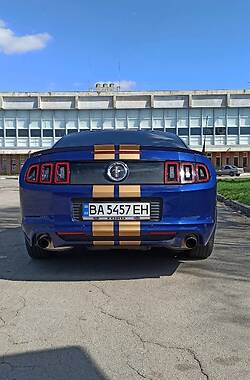 Купе Ford Mustang 2012 в Кропивницком