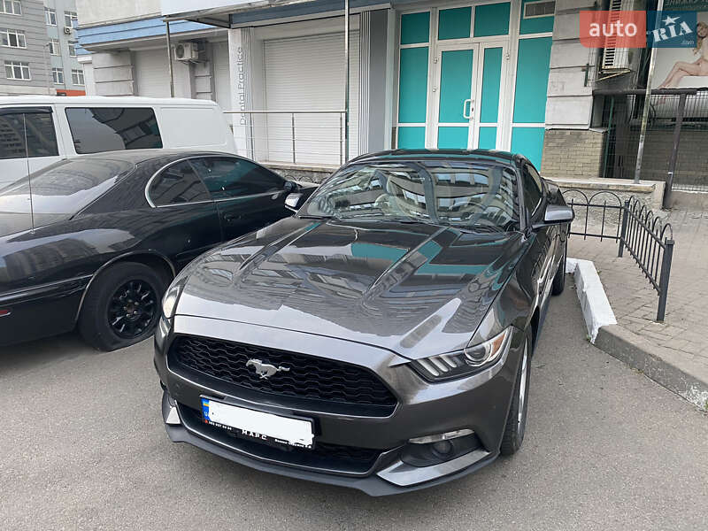Купе Ford Mustang 2015 в Киеве