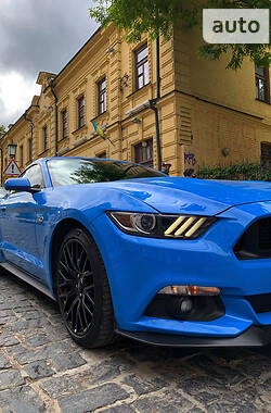 Купе Ford Mustang 2016 в Києві