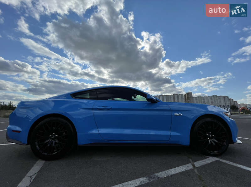 Купе Ford Mustang 2016 в Киеве