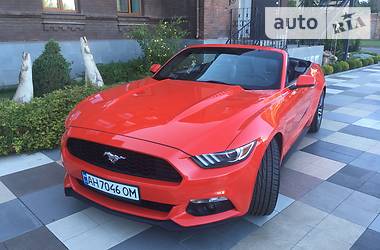 Кабриолет Ford Mustang 2016 в Славянске