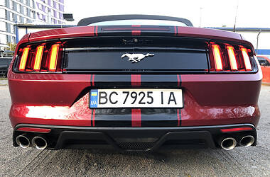 Кабриолет Ford Mustang 2016 в Львове
