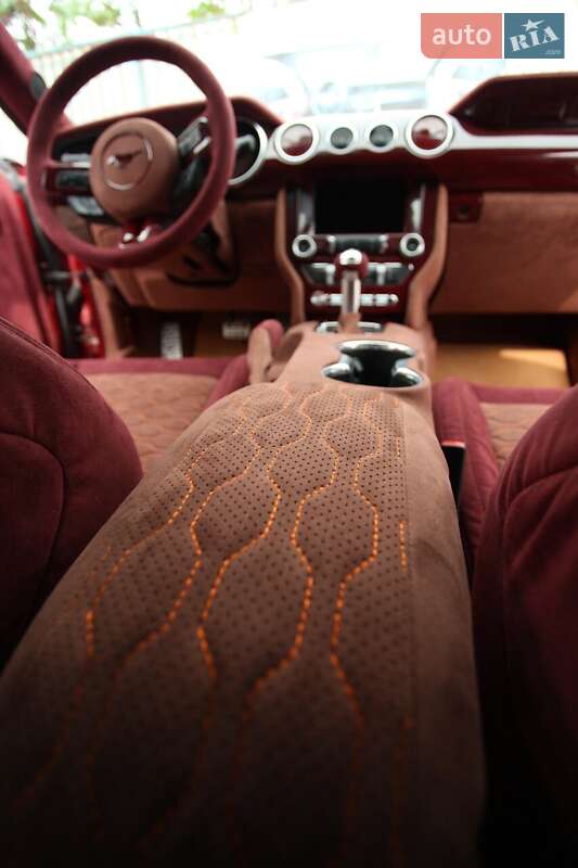 Купе Ford Mustang 2018 в Чернівцях