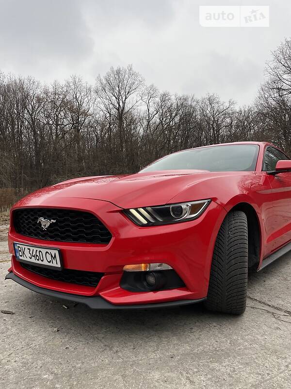 Седан Ford Mustang 2015 в Киеве фото 3 Седан Ford Mustang 2015 в Киеве
