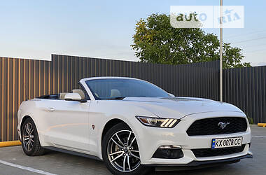 Кабриолет Ford Mustang 2017 в 
