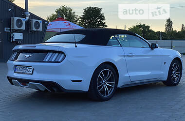 Кабриолет Ford Mustang 2017 в 
