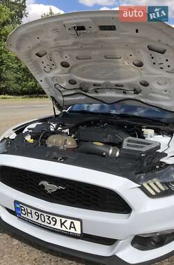 Купе Ford Mustang 2015 в 