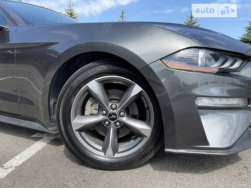 Кабріолет Ford Mustang 2019 в Львові