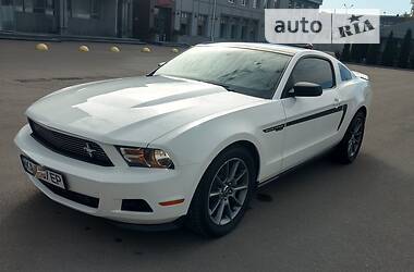 Купе Ford Mustang 2011 в Києві