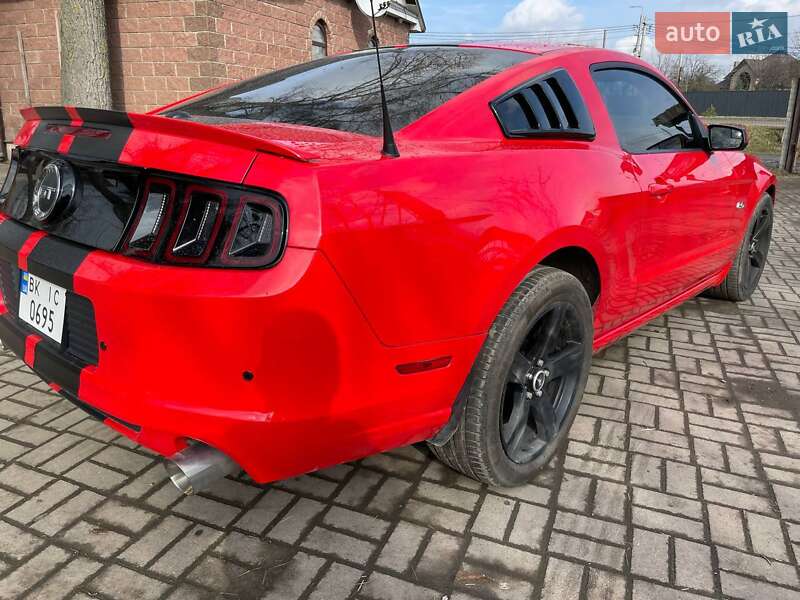 Купе Ford Mustang 2012 в Ровно