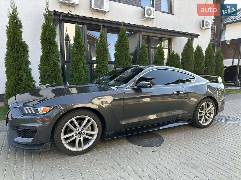 Купе Ford Mustang 2016 в Броварах