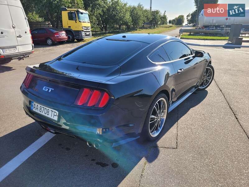 Купе Ford Mustang 2015 в Києві