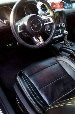 Купе Ford Mustang 2016 в Львове