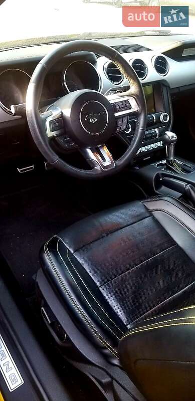 Купе Ford Mustang 2016 в Львове