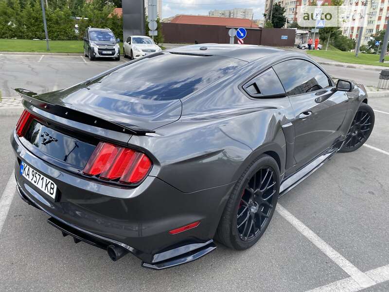 Купе Ford Mustang 2015 в Киеве