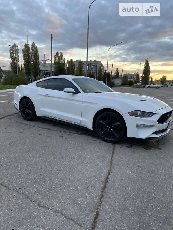 Купе Ford Mustang 2017 в Кременчуге