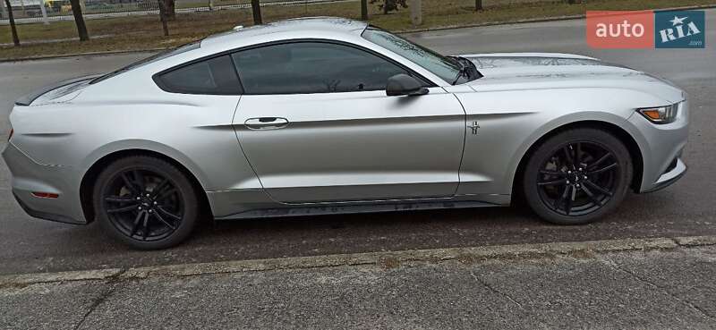 Купе Ford Mustang 2015 в Днепре