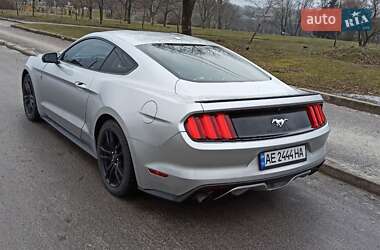 Купе Ford Mustang 2015 в 