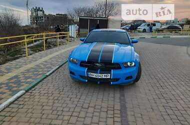 Купе Ford Mustang 2011 в Голованівську