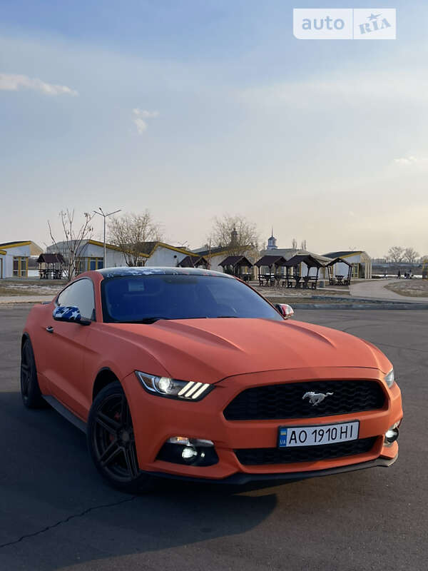 Купе Ford Mustang 2016 в Славянске