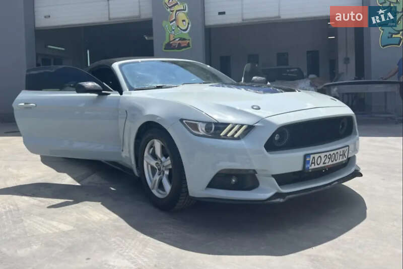 Кабриолет Ford Mustang 2016 в Хусте