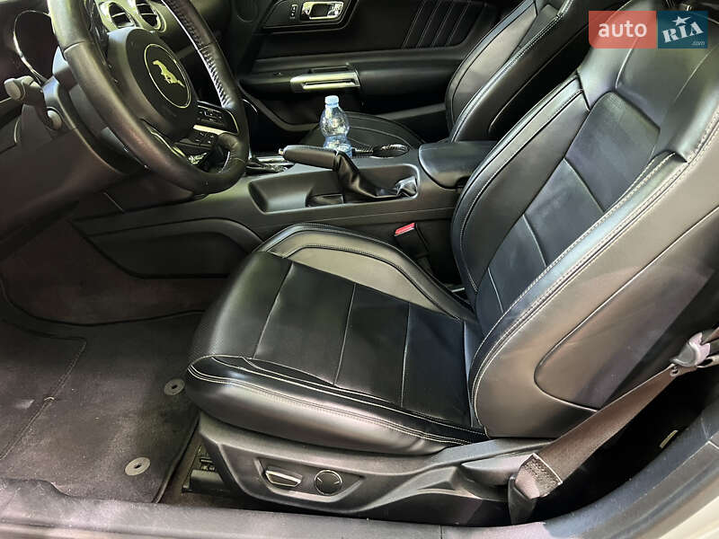 Кабриолет Ford Mustang 2016 в Хусте