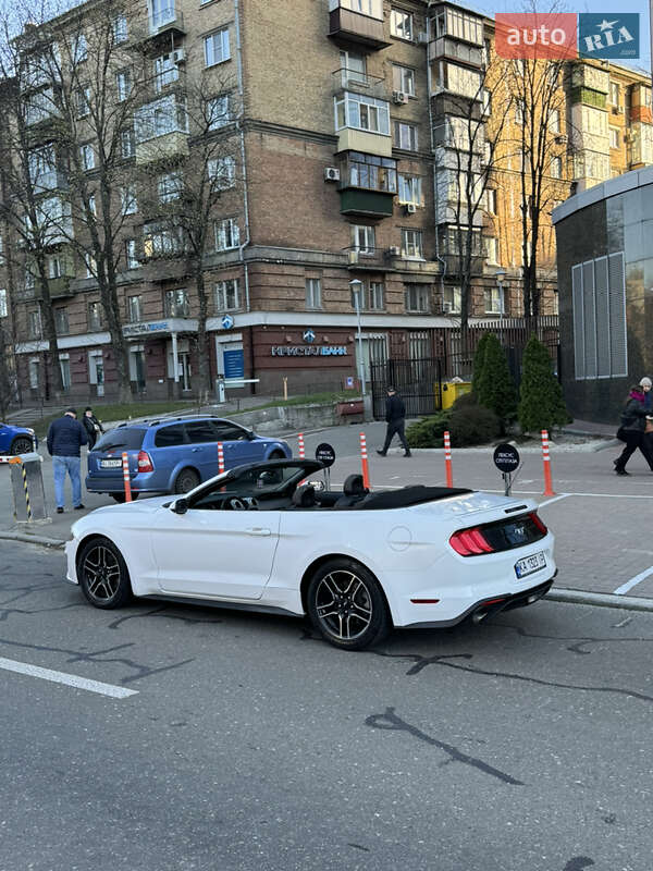 Кабріолет Ford Mustang 2020 в Києві