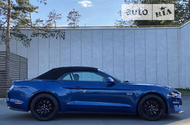 Кабриолет Ford Mustang 2022 в 