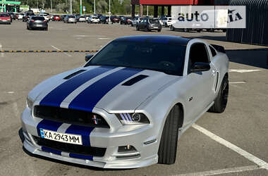 Купе Ford Mustang 2013 в Киеве