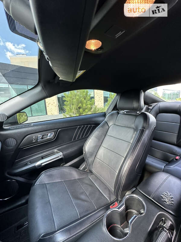 Купе Ford Mustang 2015 в Хмельницком