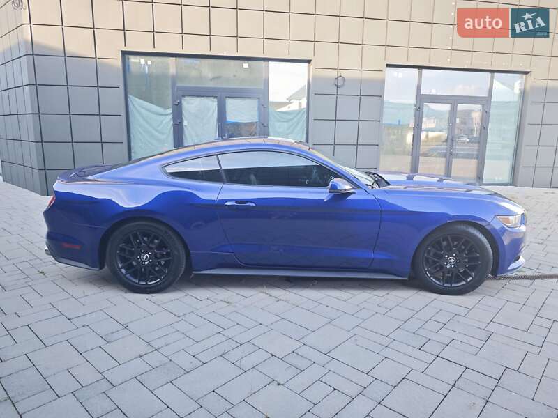Купе Ford Mustang 2015 в Тячеве