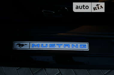 Купе Ford Mustang 2017 в 